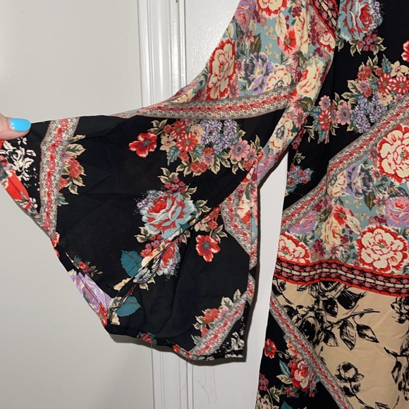 NWT Anthropologie fig & flowers, bohemian floral shirt/tunic w slit long sleeves - Picture 6 of 10